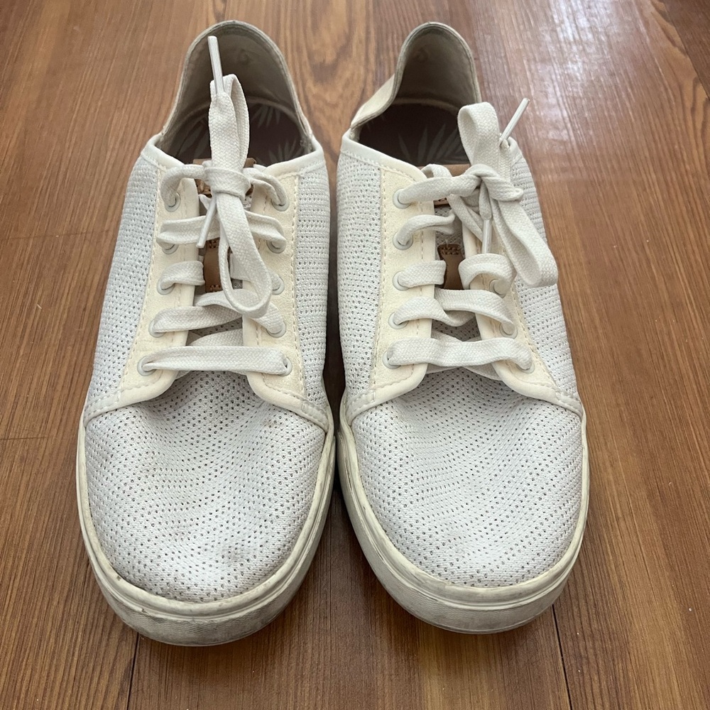 Women’s White Canvas Sneakers